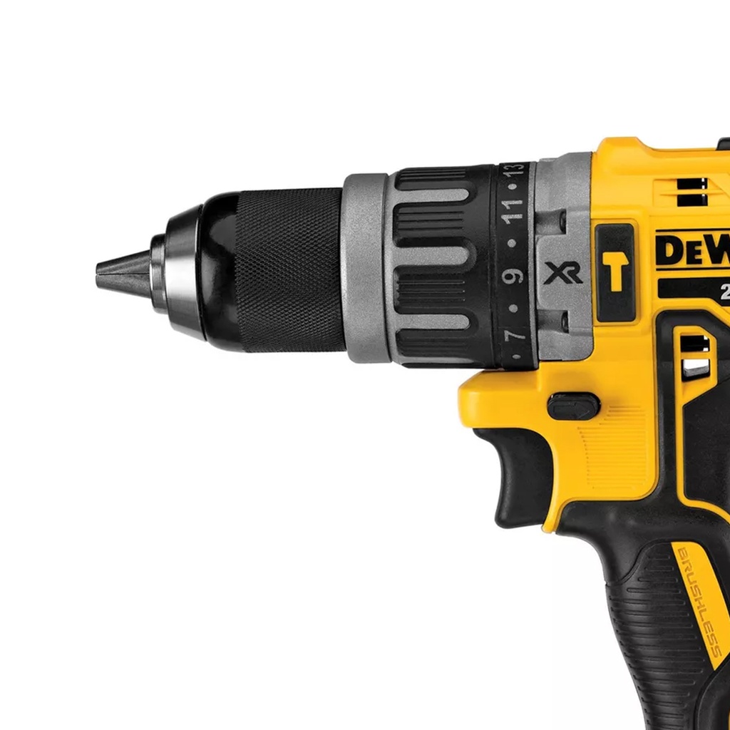 El Taladro Percutor 13mm 20V Sin Batería DEWALT DCD797B con Tool Connect™