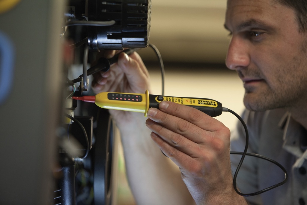 Comprobador de tensión stanley FMHT82566-0