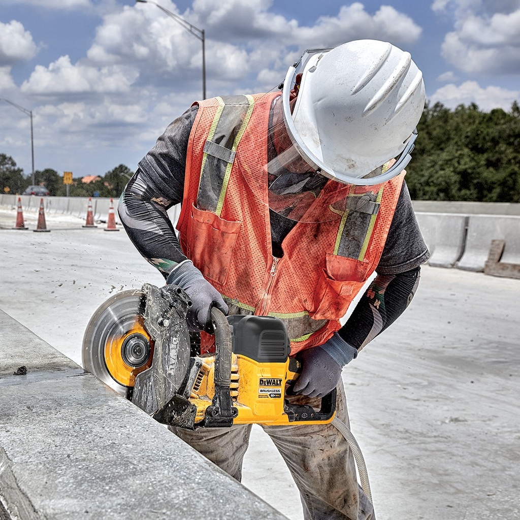 Sierra de Corte Inalámbrica 60V MAX Dewalt DCS692B